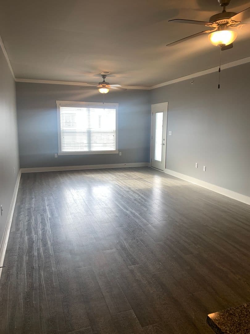 White House Apartment: 2940 US-31W