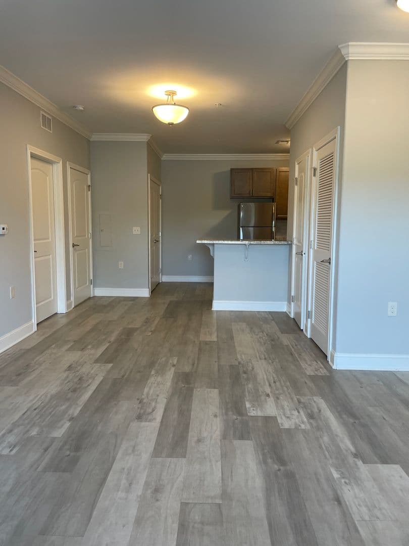 Bowling Green Apartment: 249 Greenwood Lane