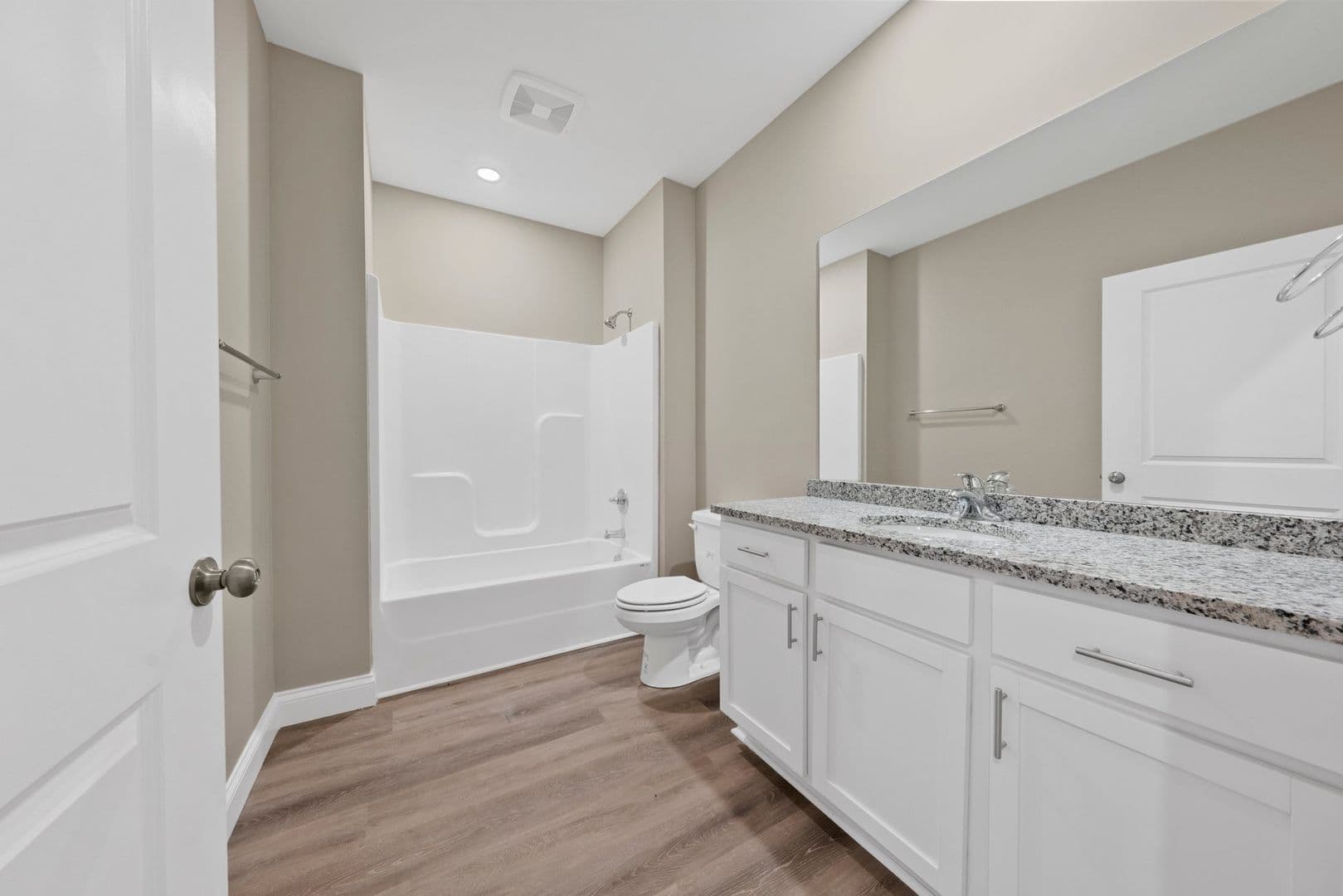 Bowling Green Apartment: 179 Walnut Creek Drive