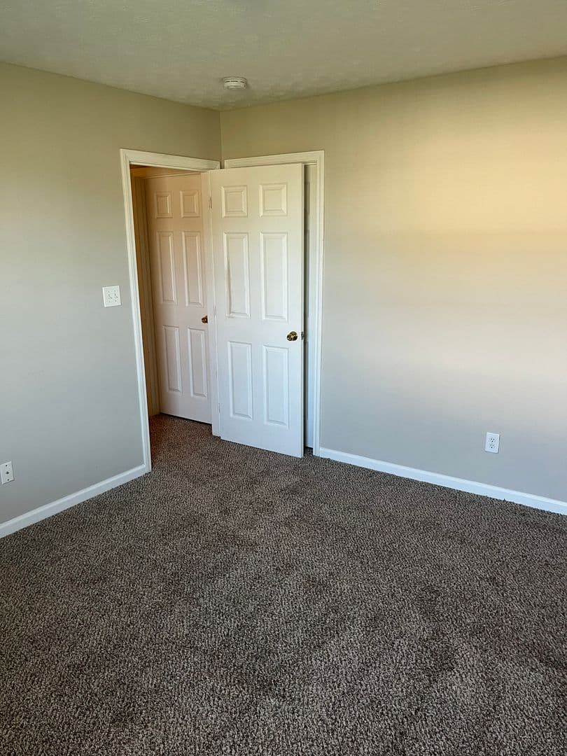 Bowling Green Apartment: 2610 Oriole Street