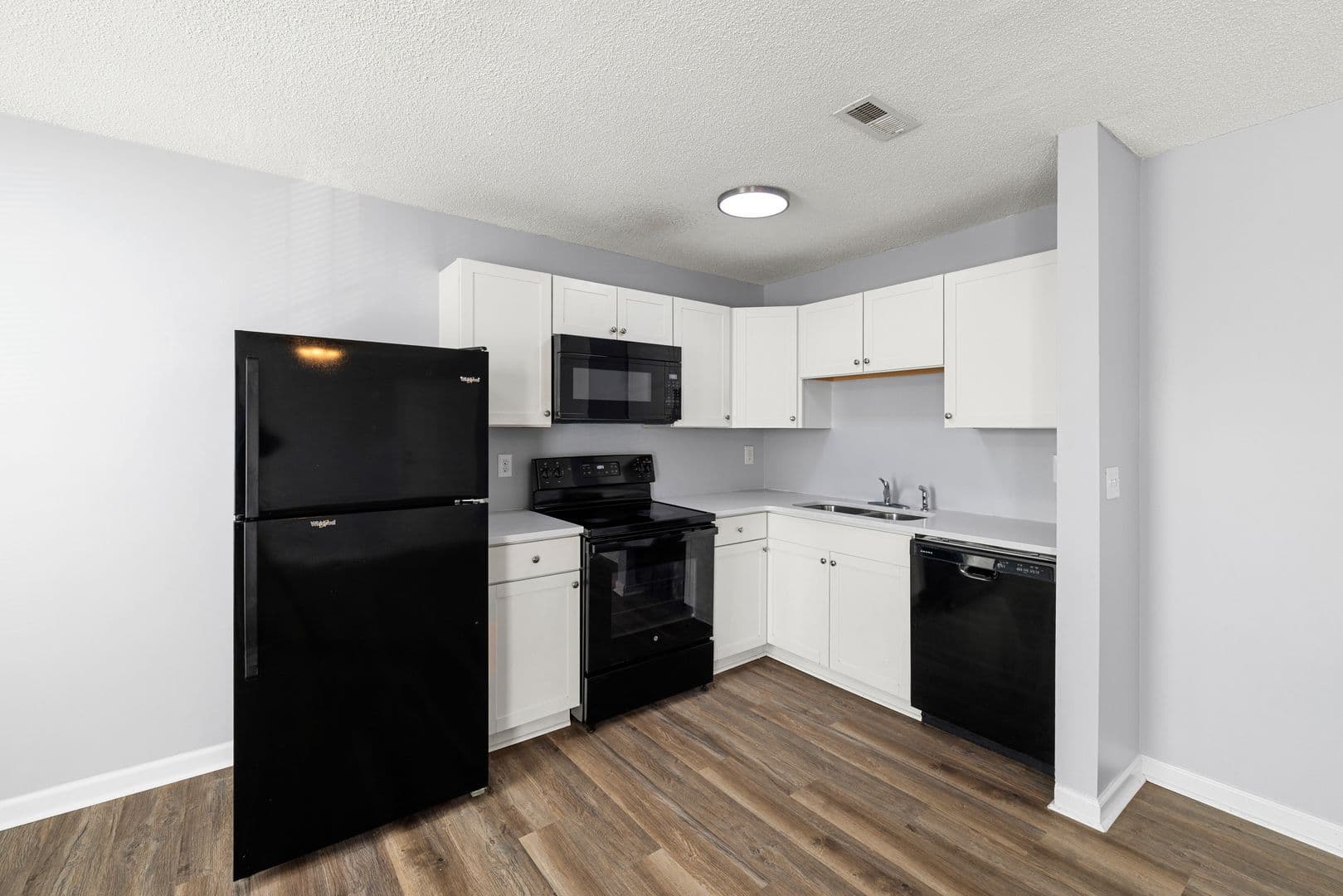 Owensboro Apartment: 630 Chuck Gray Ct