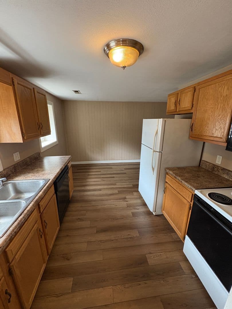 Bowling Green Apartment: 710 Cabell Drive