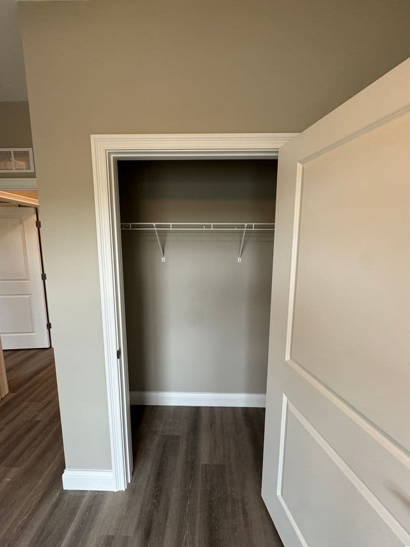 Bowling Green Apartment: 5204 Bakers Spring Street