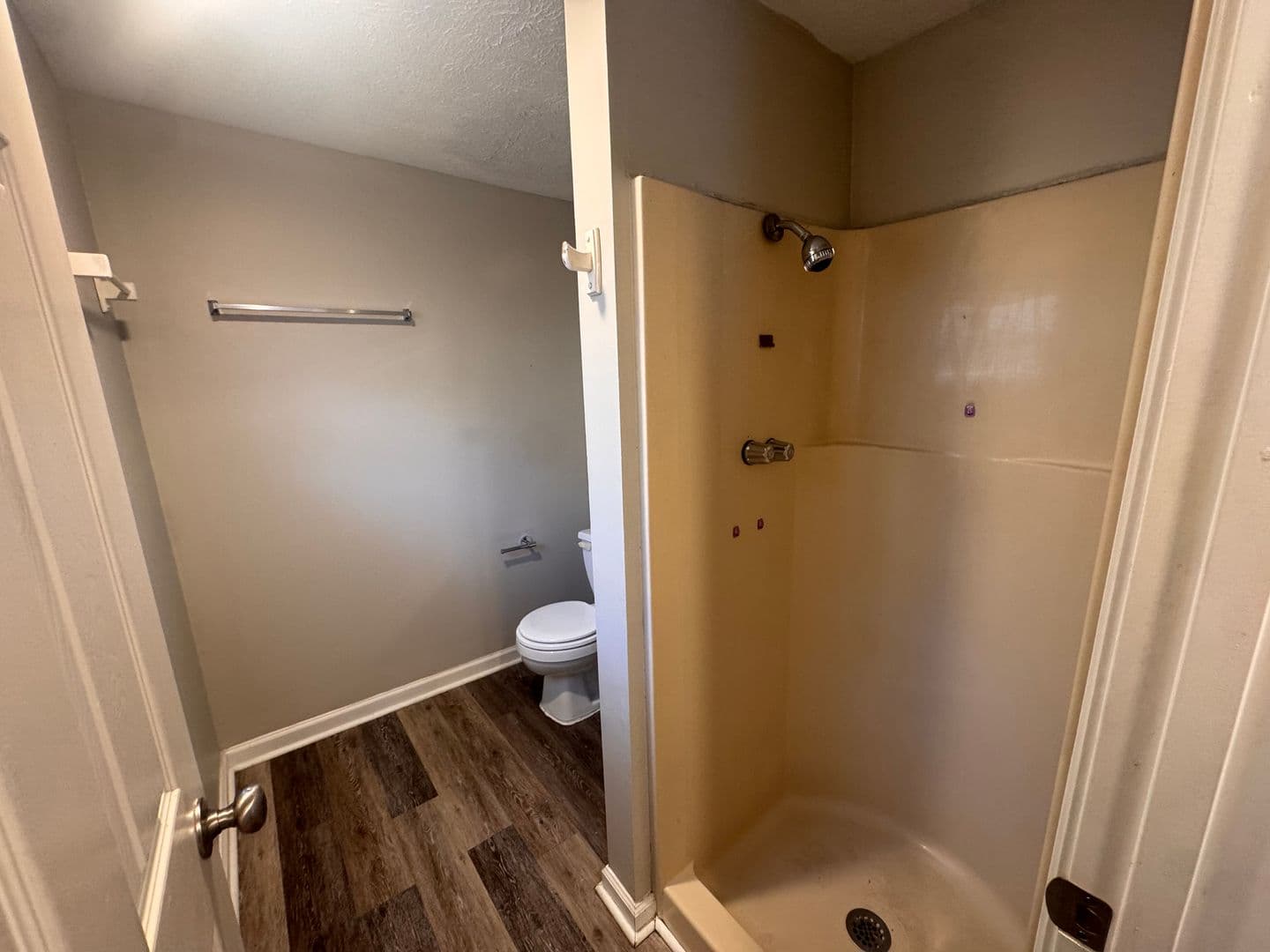 Bowling Green Apartment: 523 E 12th Avenue