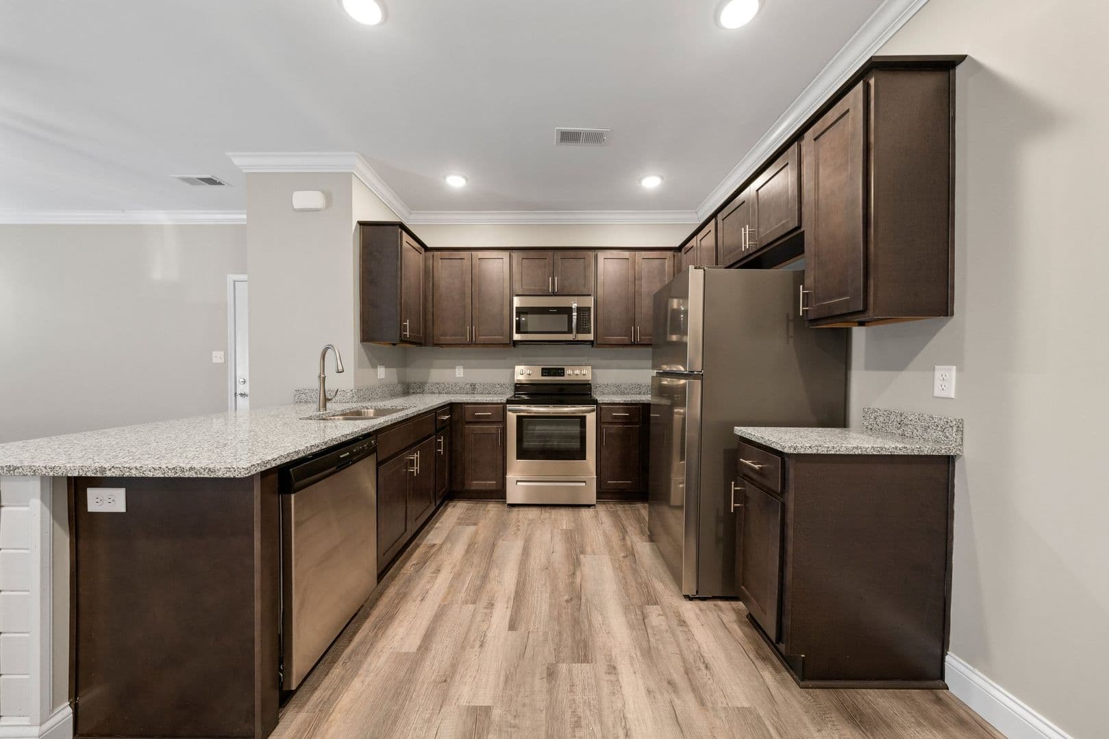 Bowling Green Apartment: 2363 Fox Ridge Court