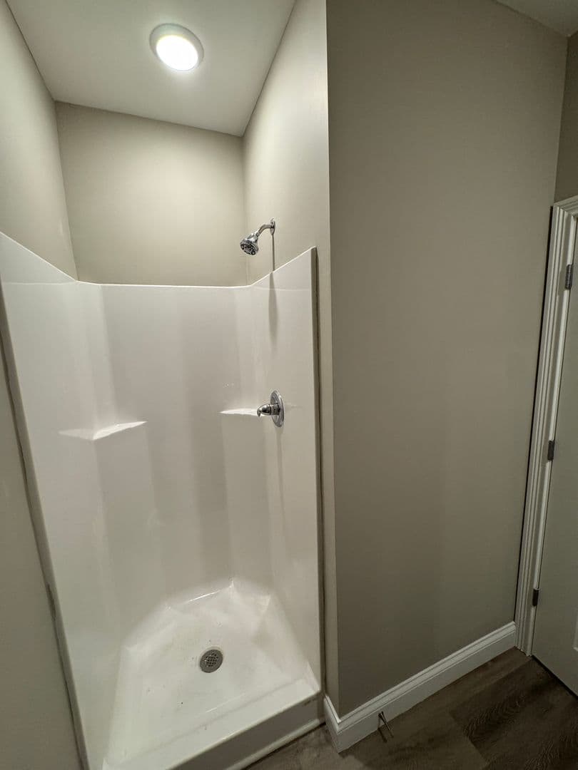 Bowling Green Apartment: 5204 Bakers Spring Street