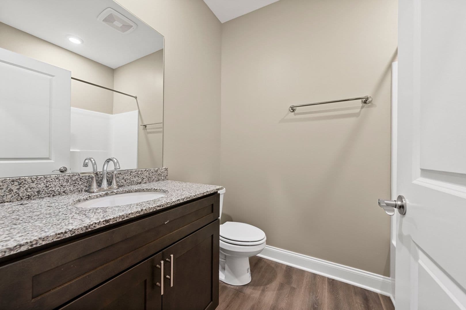 Bowling Green Apartment: 945 Riverbend Street