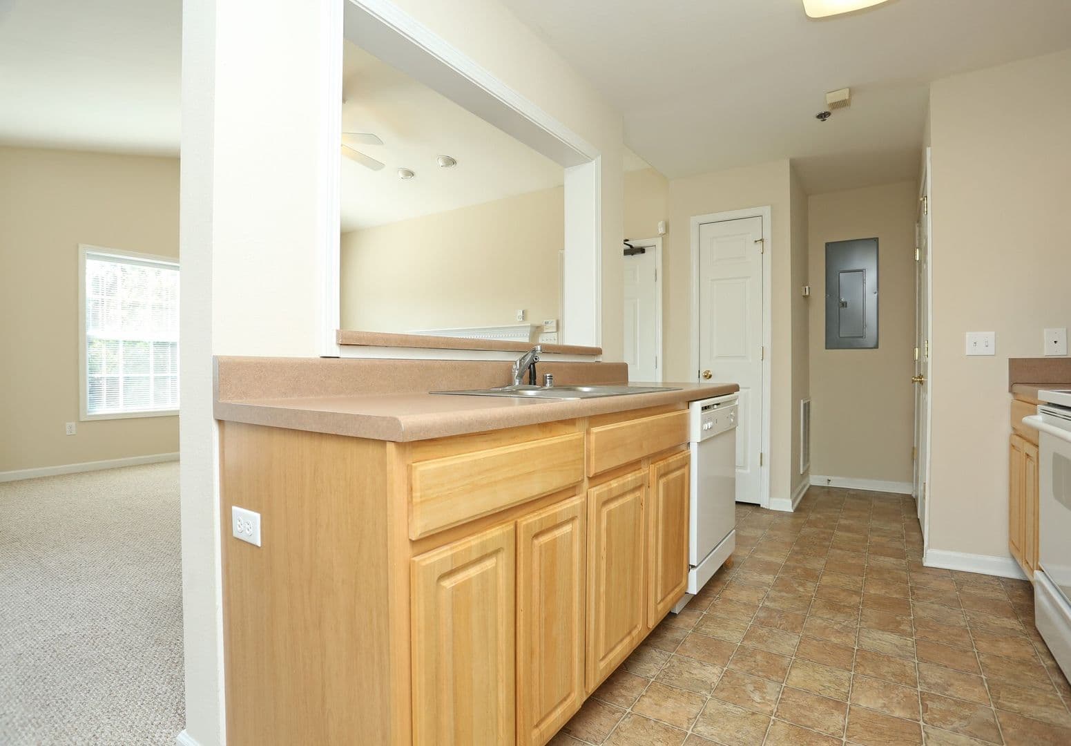 Bowling Green Apartment: 2463 Ken Bale Boulevard