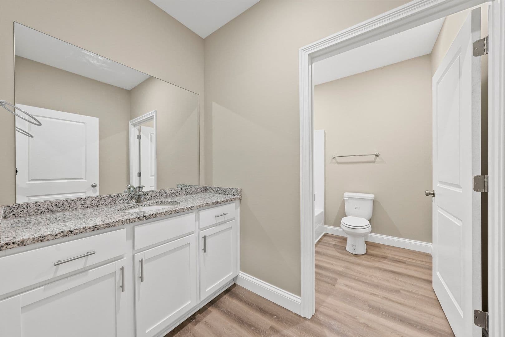 Bowling Green Apartment: 179 Walnut Creek Drive