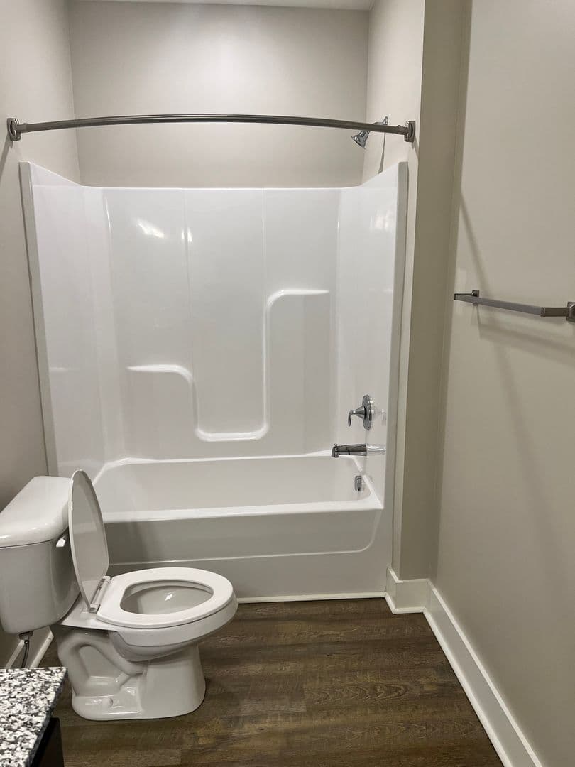 White House Apartment: 2940 US-31W