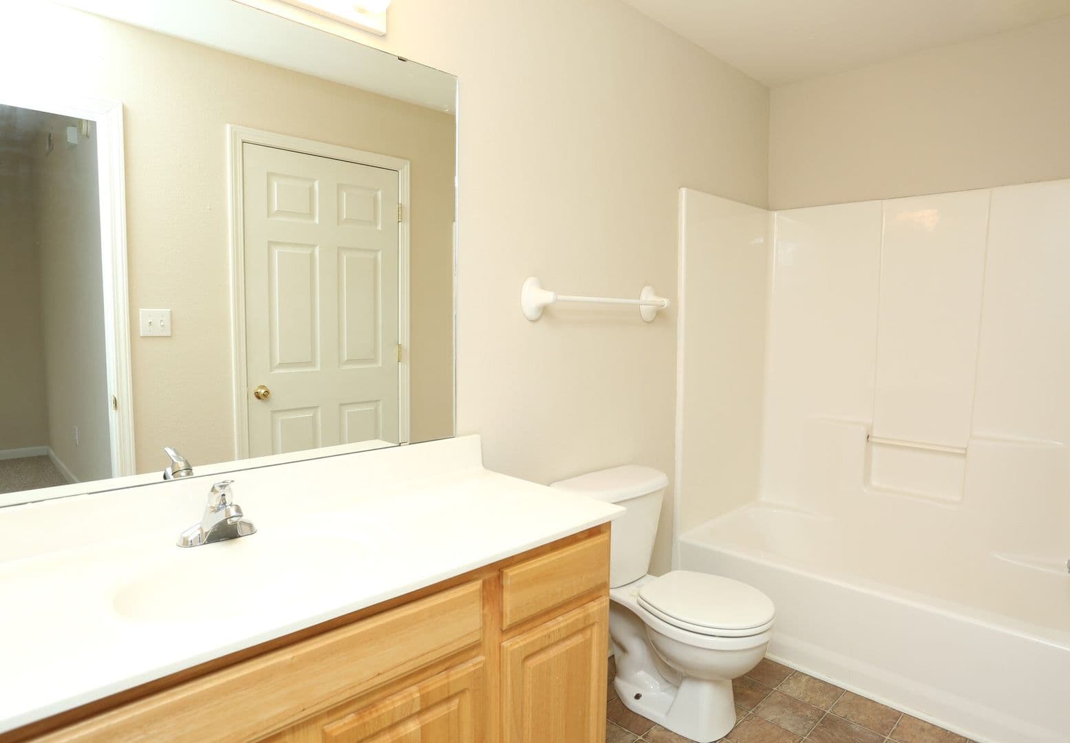 Bowling Green Apartment: 2463 Ken Bale Boulevard