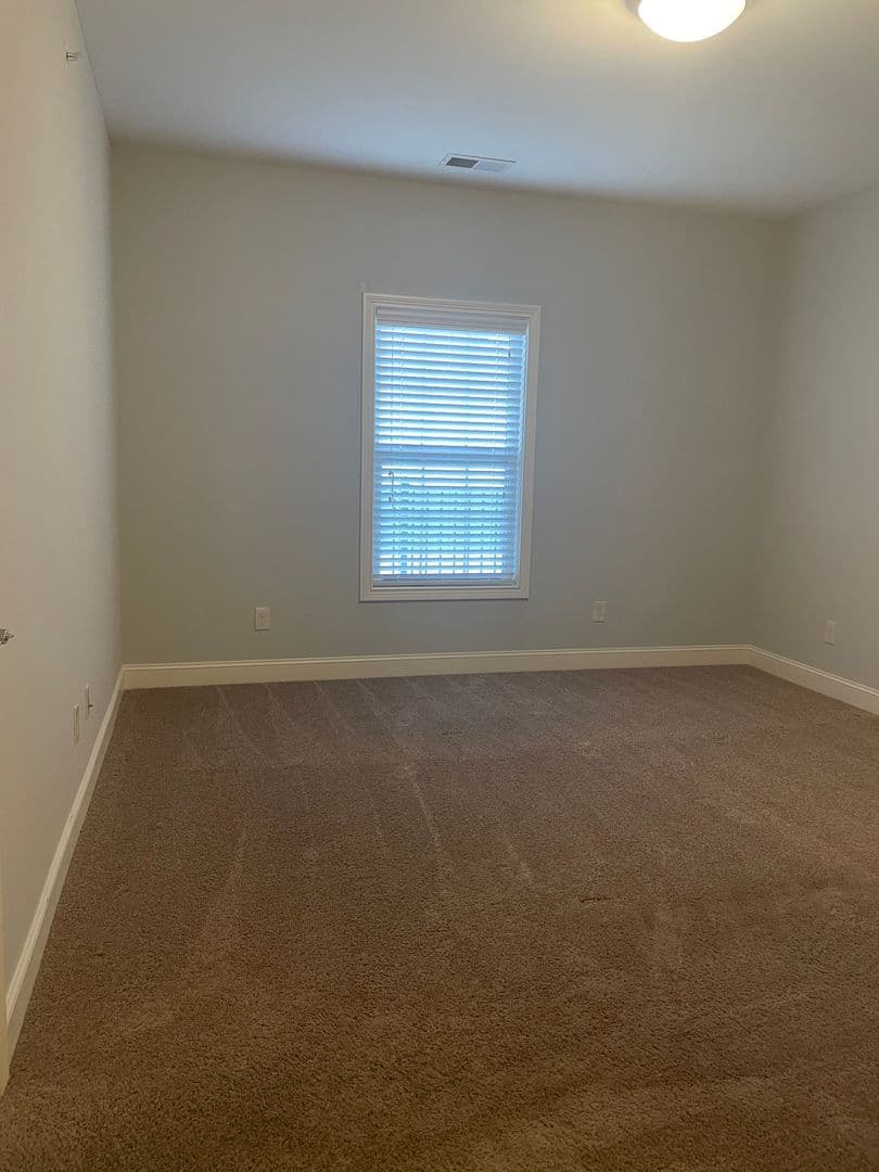 Bowling Green Apartment: 249 Greenwood Lane