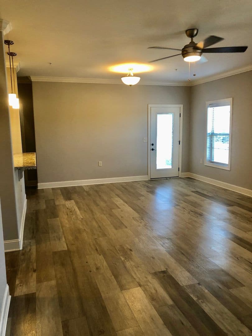 Bowling Green Apartment: 249 Greenwood Lane