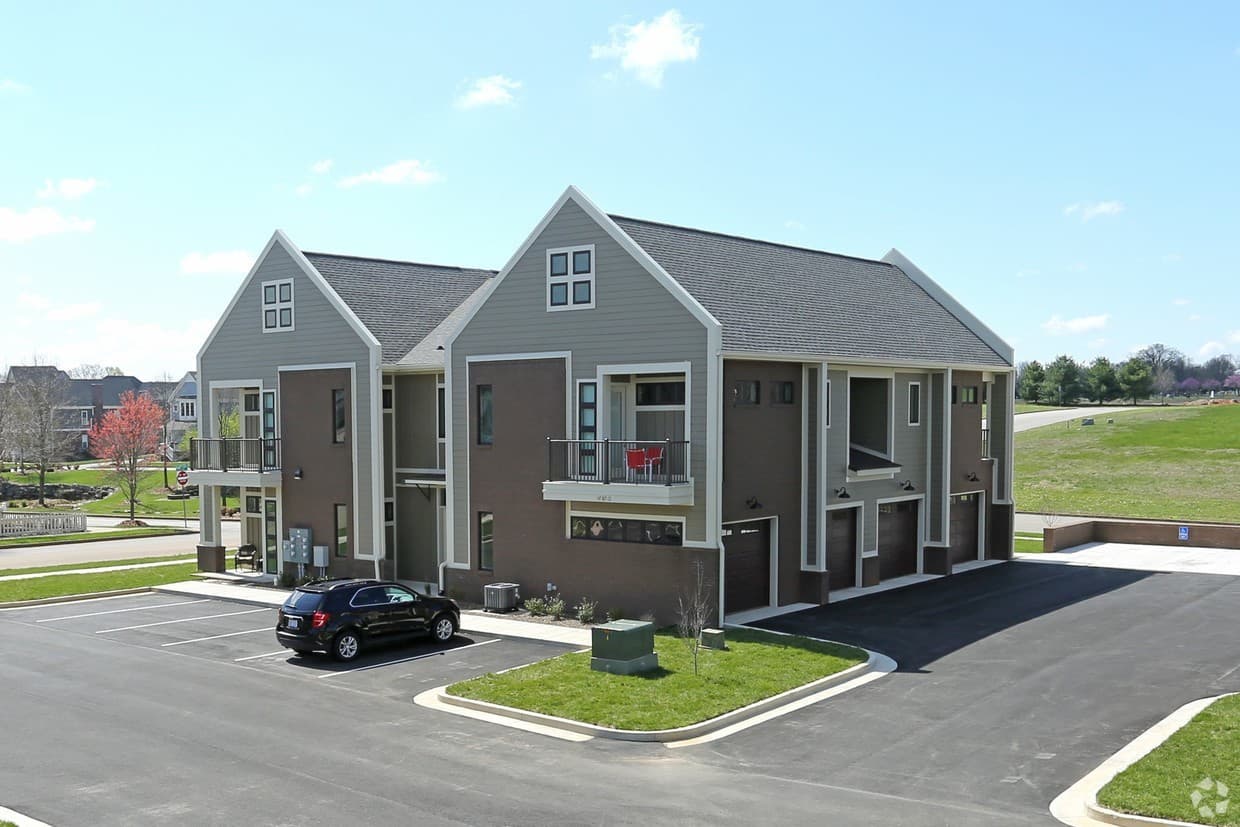 Bowling Green Apartment: 171 Hunt Village Lane