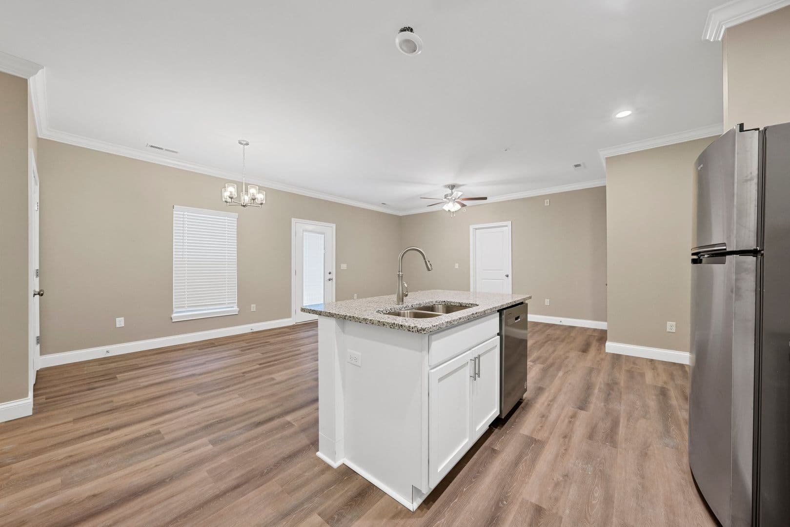 Bowling Green Apartment: 179 Walnut Creek Drive