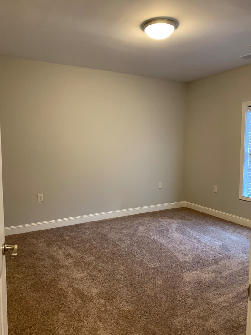 Bowling Green Apartment: 249 Greenwood Lane