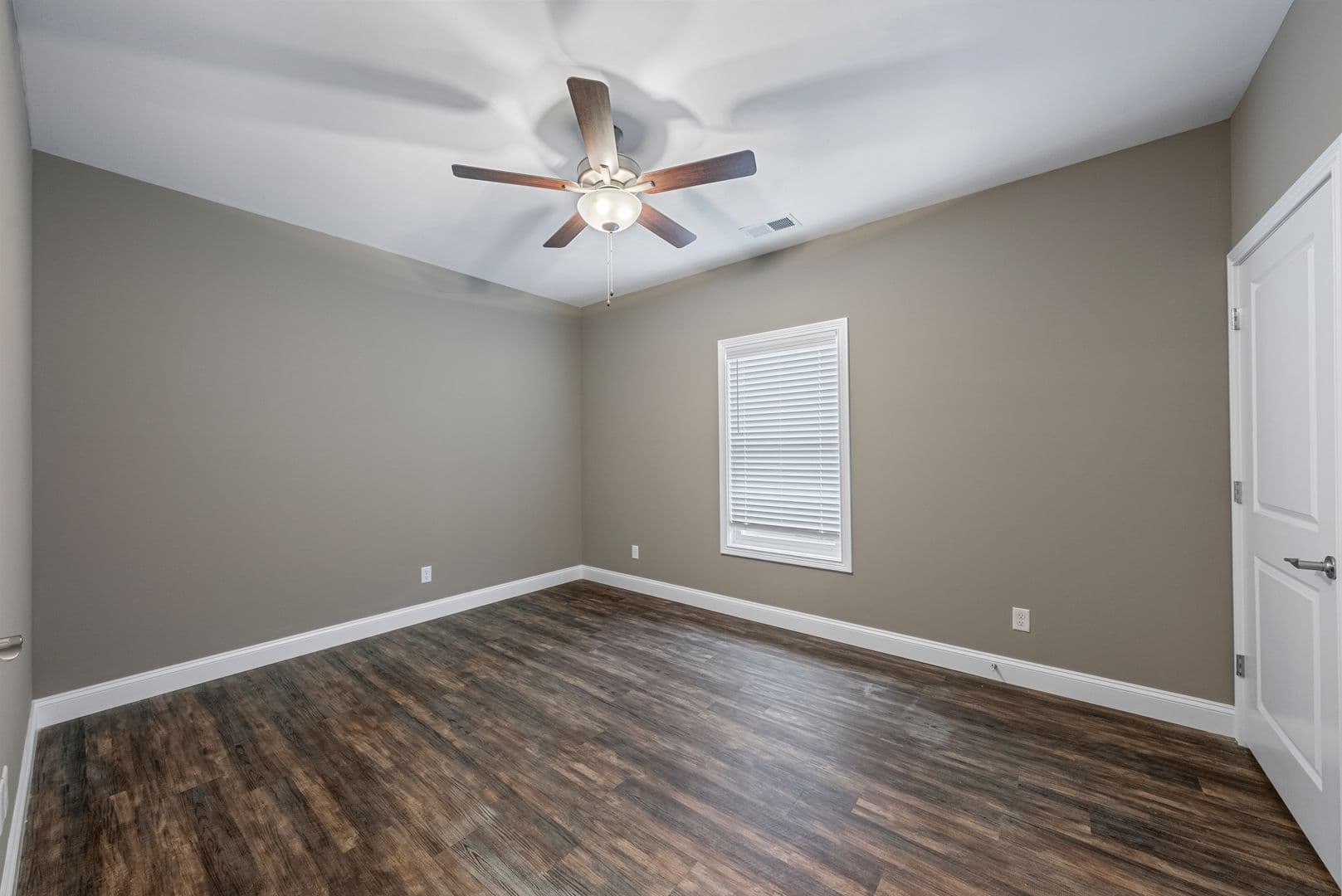Franklin Apartment: 965 West Madison St