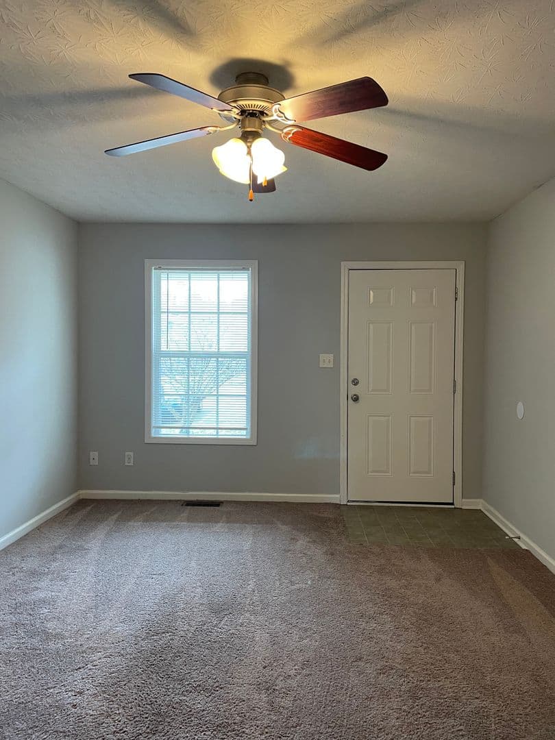 Bowling Green Apartment: 398 Lower Stone Avenue