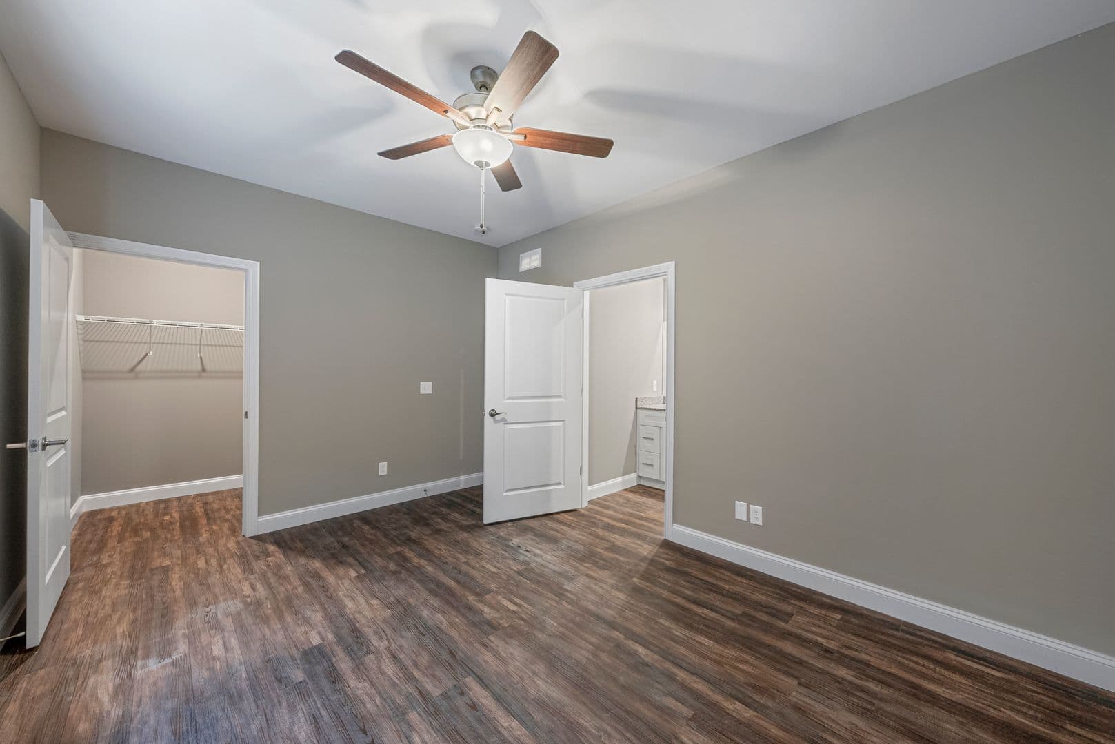 Franklin Apartment: 965 West Madison St