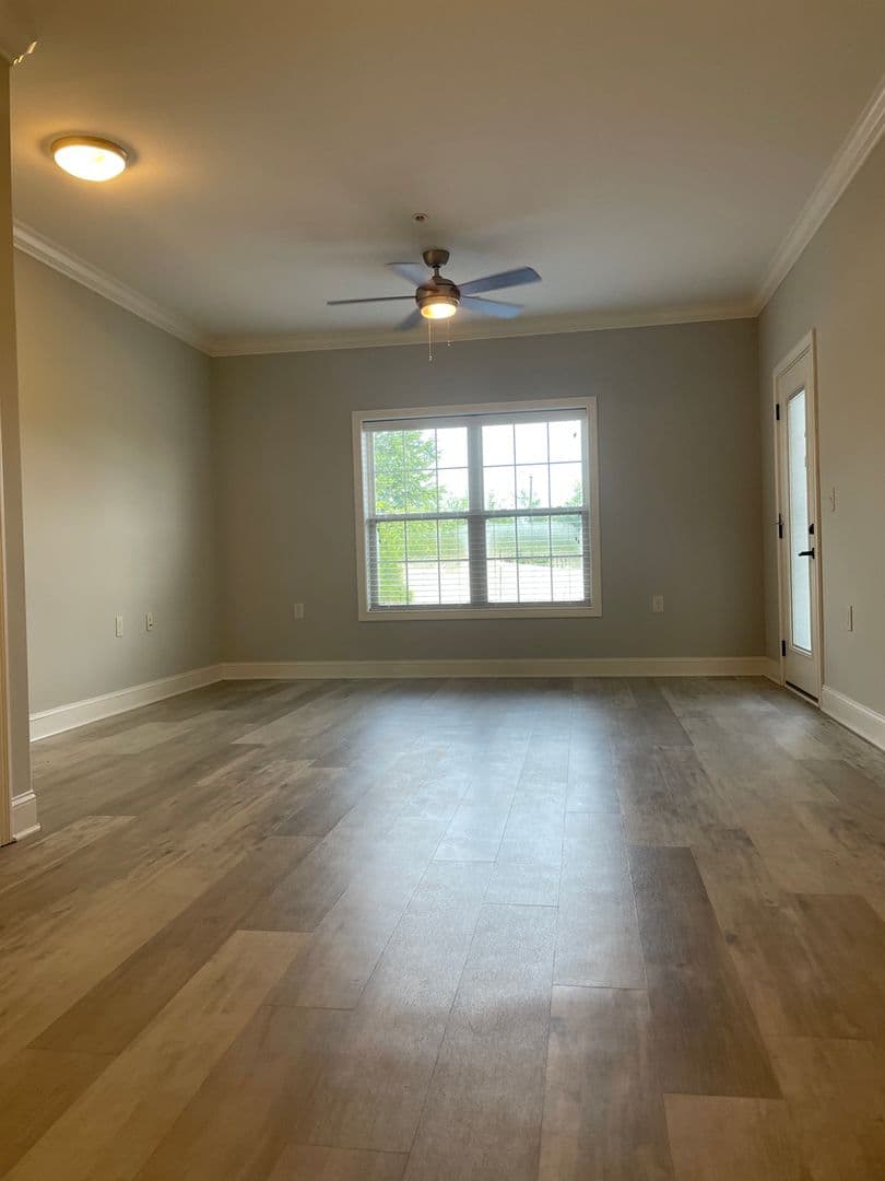 Bowling Green Apartment: 249 Greenwood Lane