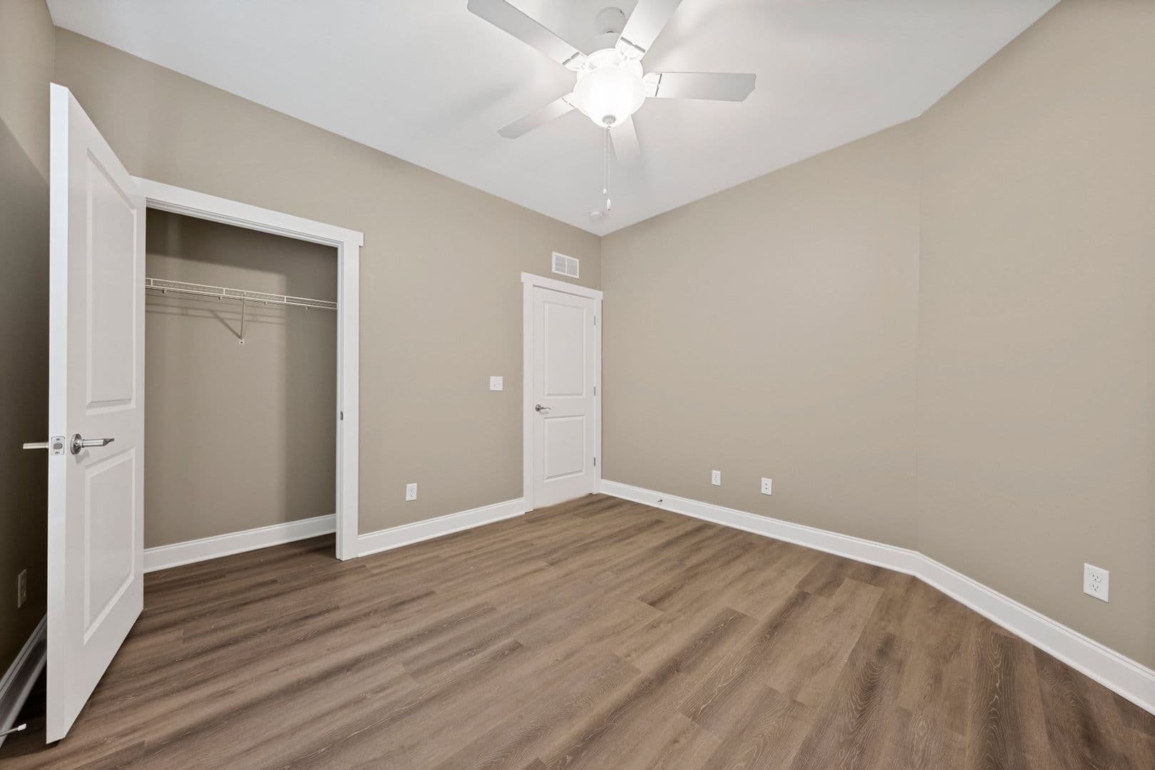 Bowling Green Apartment: 945 Riverbend Street