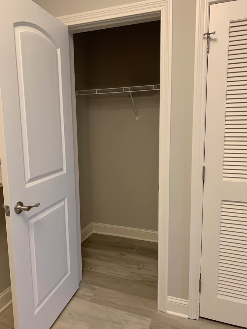 Bowling Green Apartment: 249 Greenwood Lane