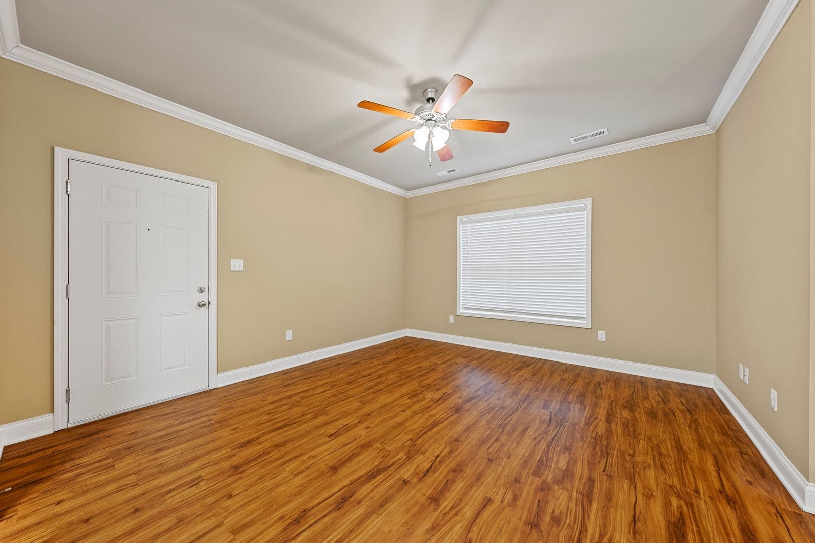 Bowling Green Apartment: 6068 Louisville Rd
