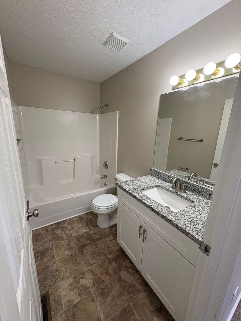 Elizabethtown Apartment: 636 Westport Road
