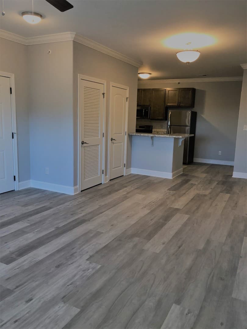 Bowling Green Apartment: 249 Greenwood Lane