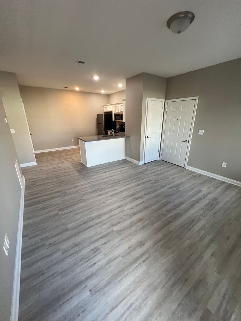 Elizabethtown Apartment: 214 Vaughn Lane