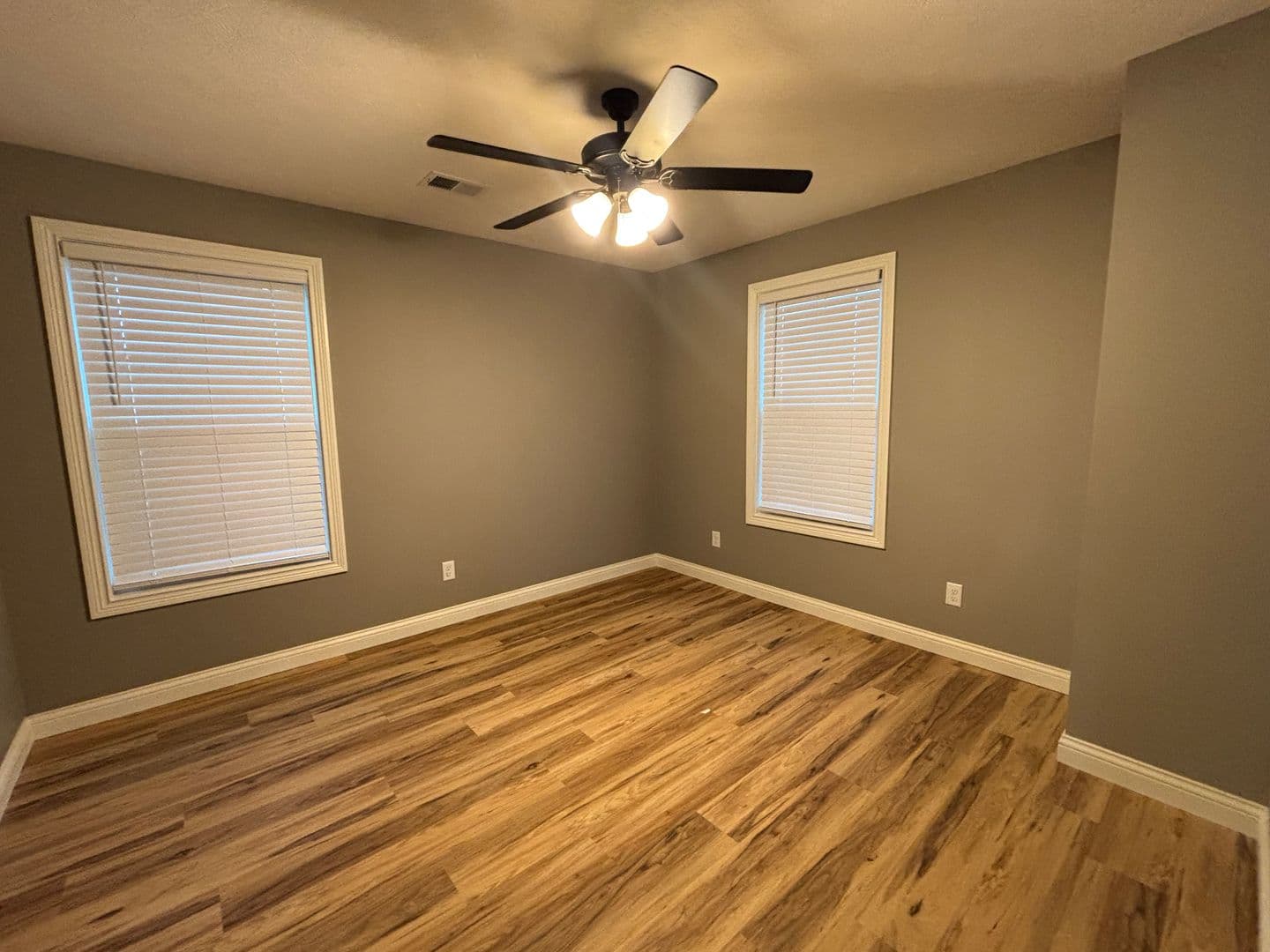 Elizabethtown Apartment: 214 Vaughn Lane