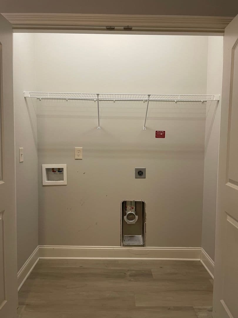 Bowling Green Apartment: 249 Greenwood Lane