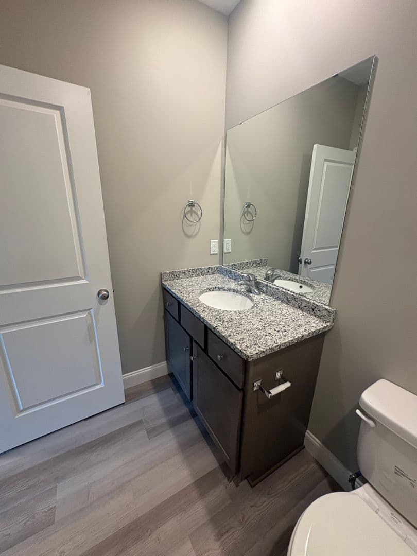 Bowling Green Apartment: 173 Windover Avenue