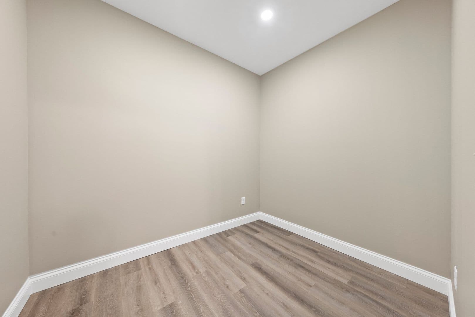 Bowling Green Apartment: 179 Walnut Creek Drive