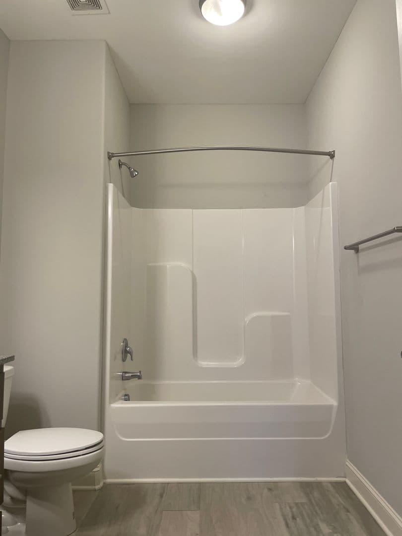 Bowling Green Apartment: 249 Greenwood Lane