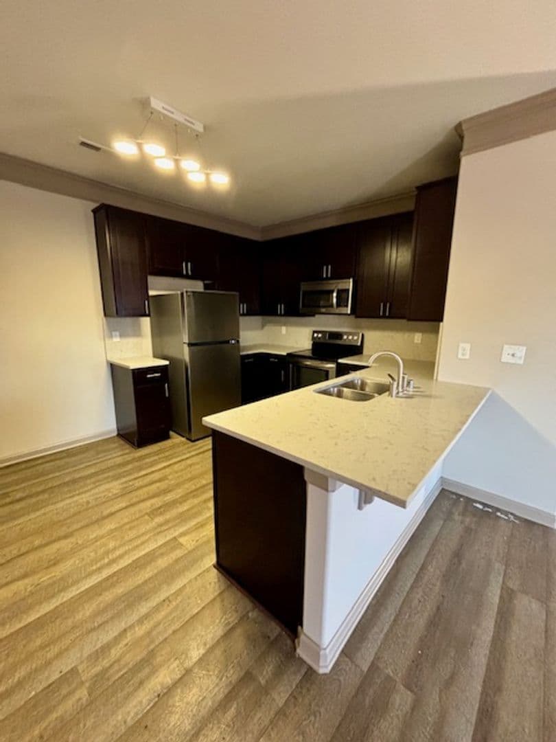 Bowling Green Apartment: 1607 & 1720 US 31W Bypass