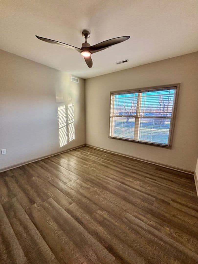 Bowling Green Apartment: 1607 & 1720 US 31W Bypass