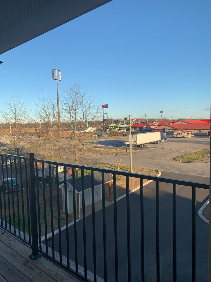 Bowling Green Apartment: 249 Greenwood Lane