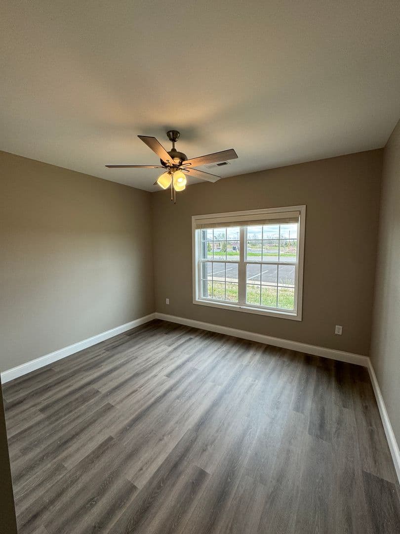 Bowling Green Apartment: 5204 Bakers Spring Street