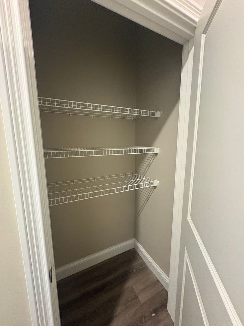 Bowling Green Apartment: 179 Walnut Creek Drive