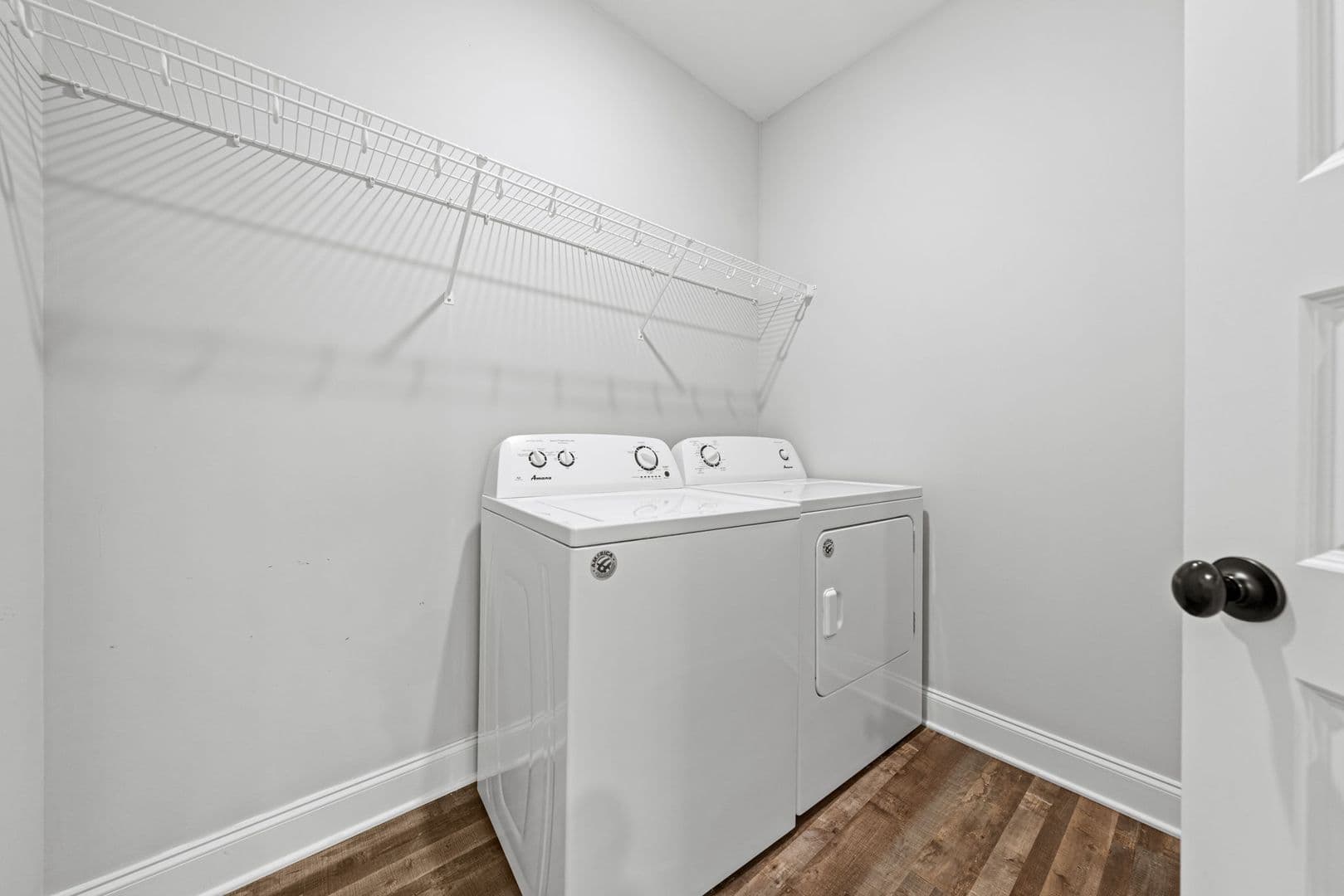 Bowling Green Apartment: 864 Fairview Avenue