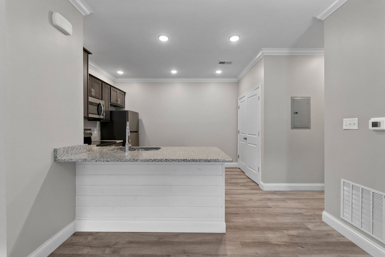 Bowling Green Apartment: 2363 Fox Ridge Court