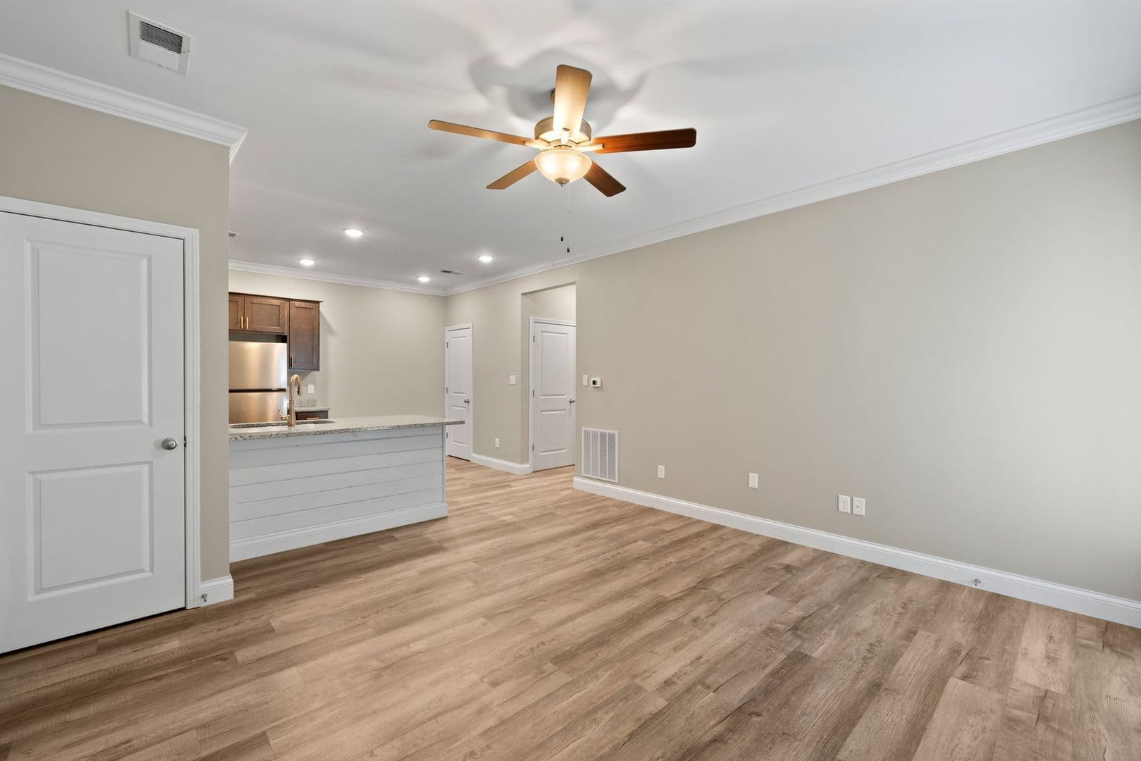 Bowling Green Apartment: 2363 Fox Ridge Court