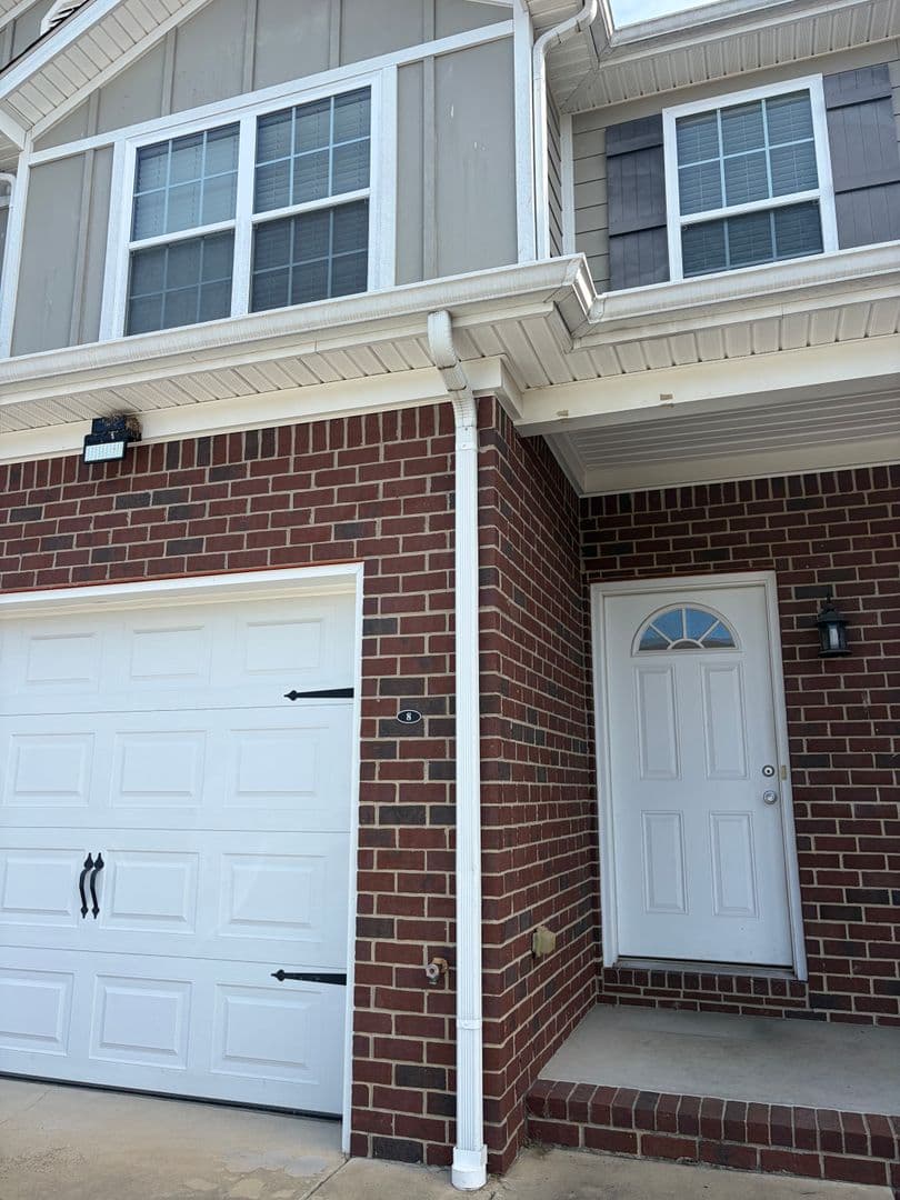 Bowling Green Apartment: 110 Audley Court