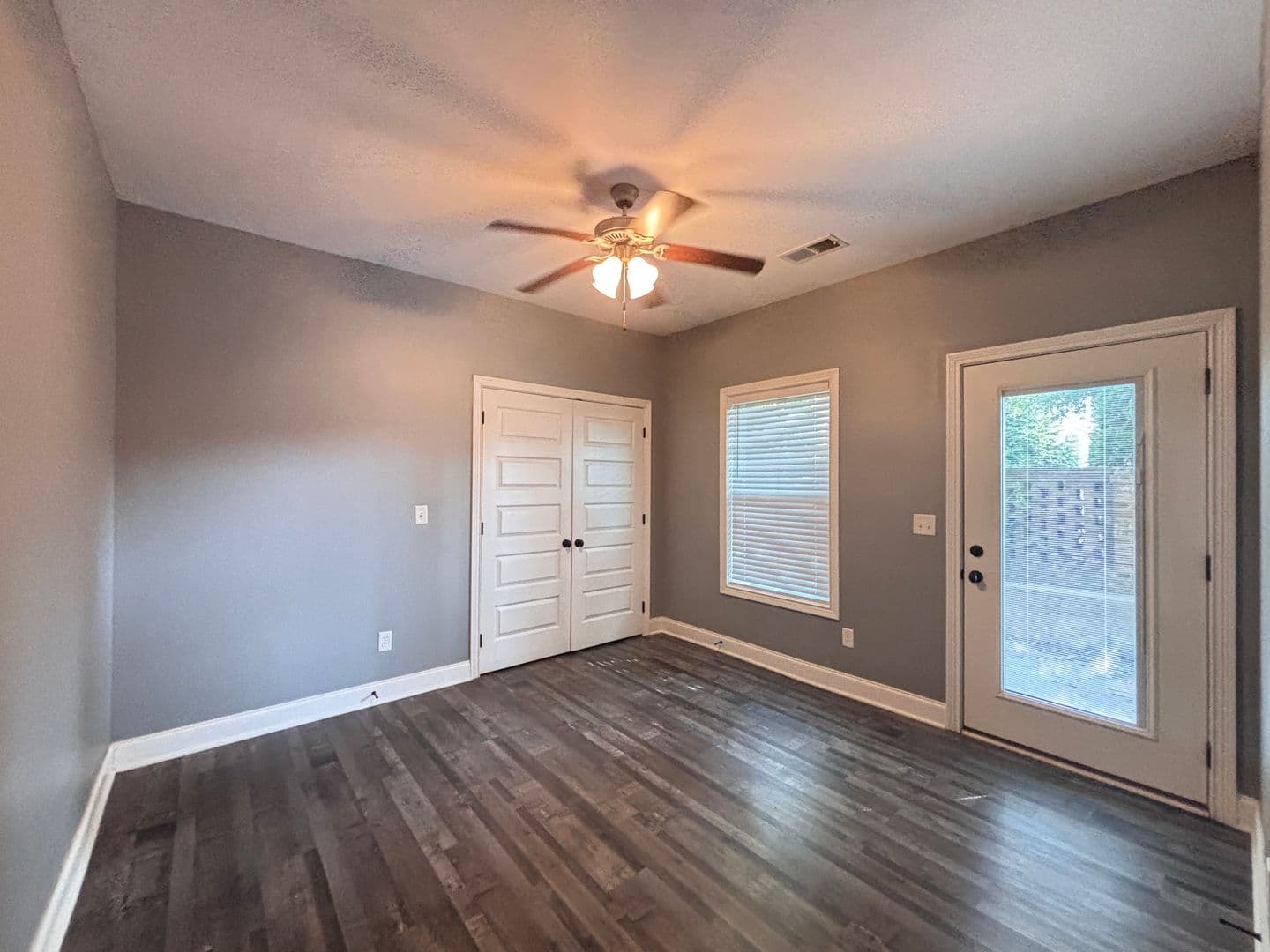 Bowling Green Apartment: 864 Fairview Avenue