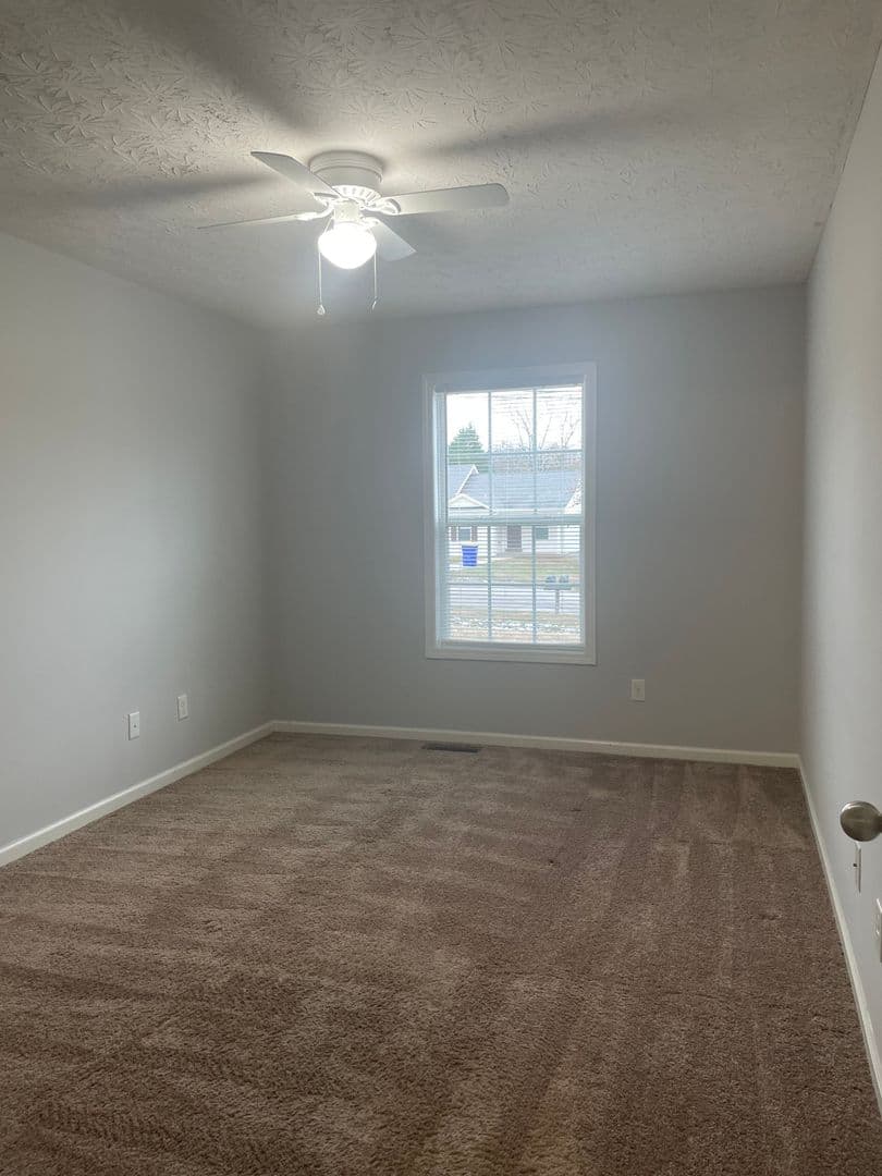 Bowling Green Apartment: 387 Lower Stone Avenue
