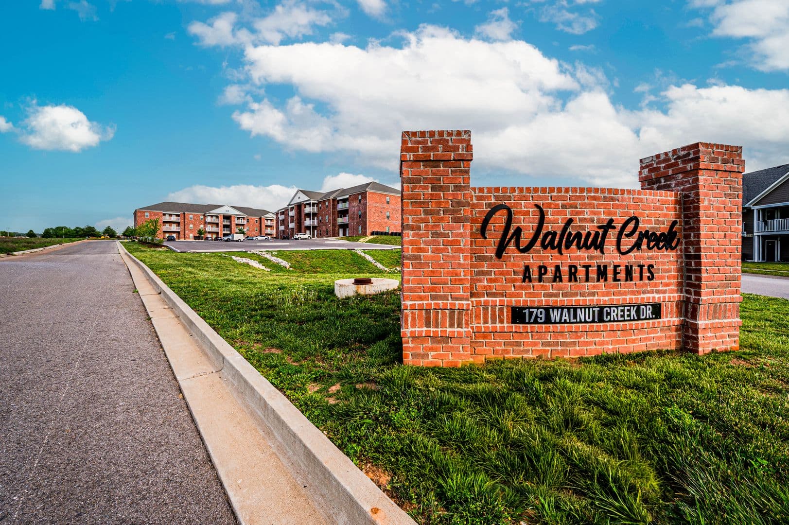 Bowling Green Apartment: 179 Walnut Creek Drive