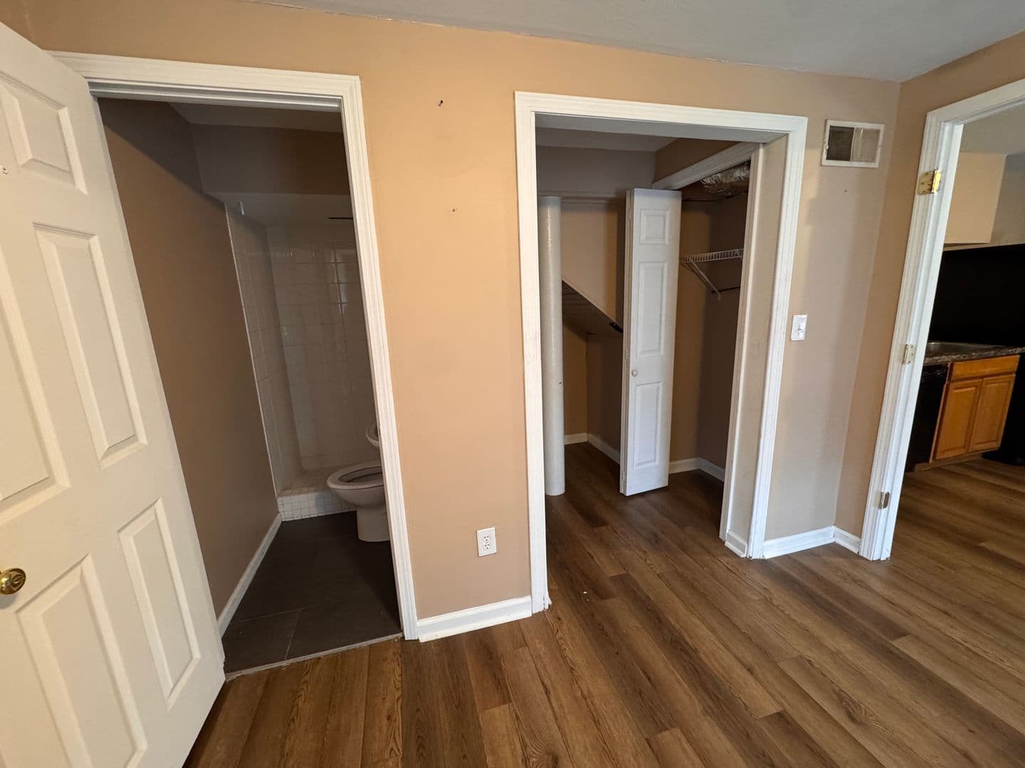 Bowling Green Apartment: 710 Cabell Drive