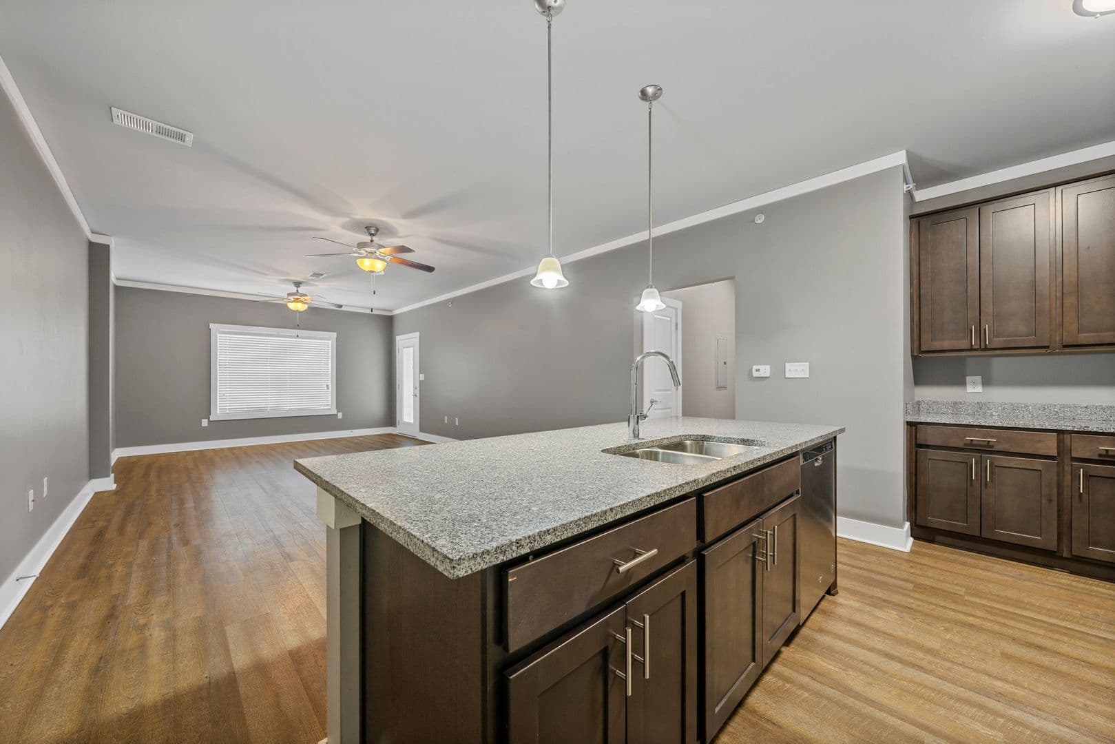 White House Apartment: 2940 US-31W