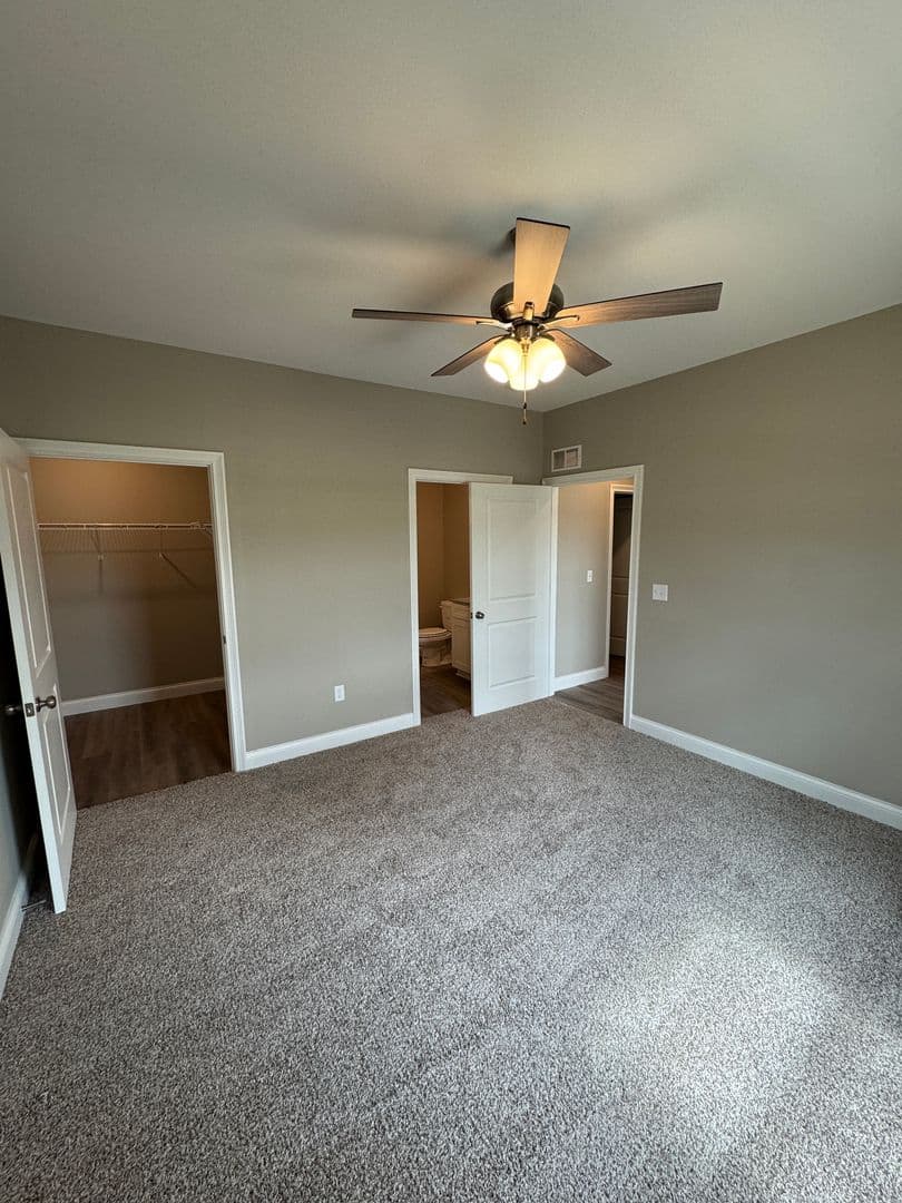 Bowling Green Apartment: 5204 Bakers Spring Street